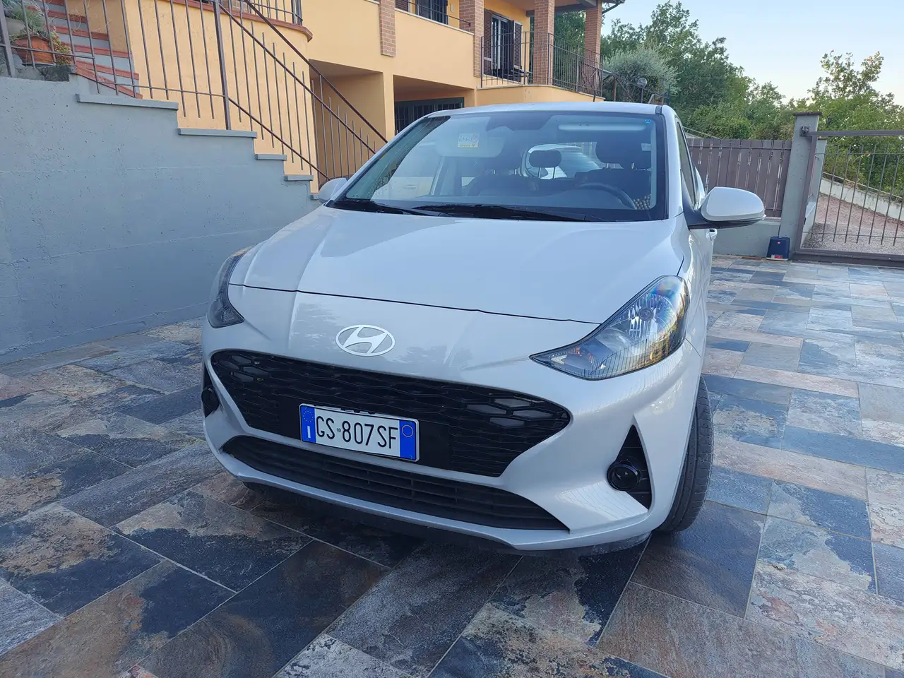 Hyundai i10