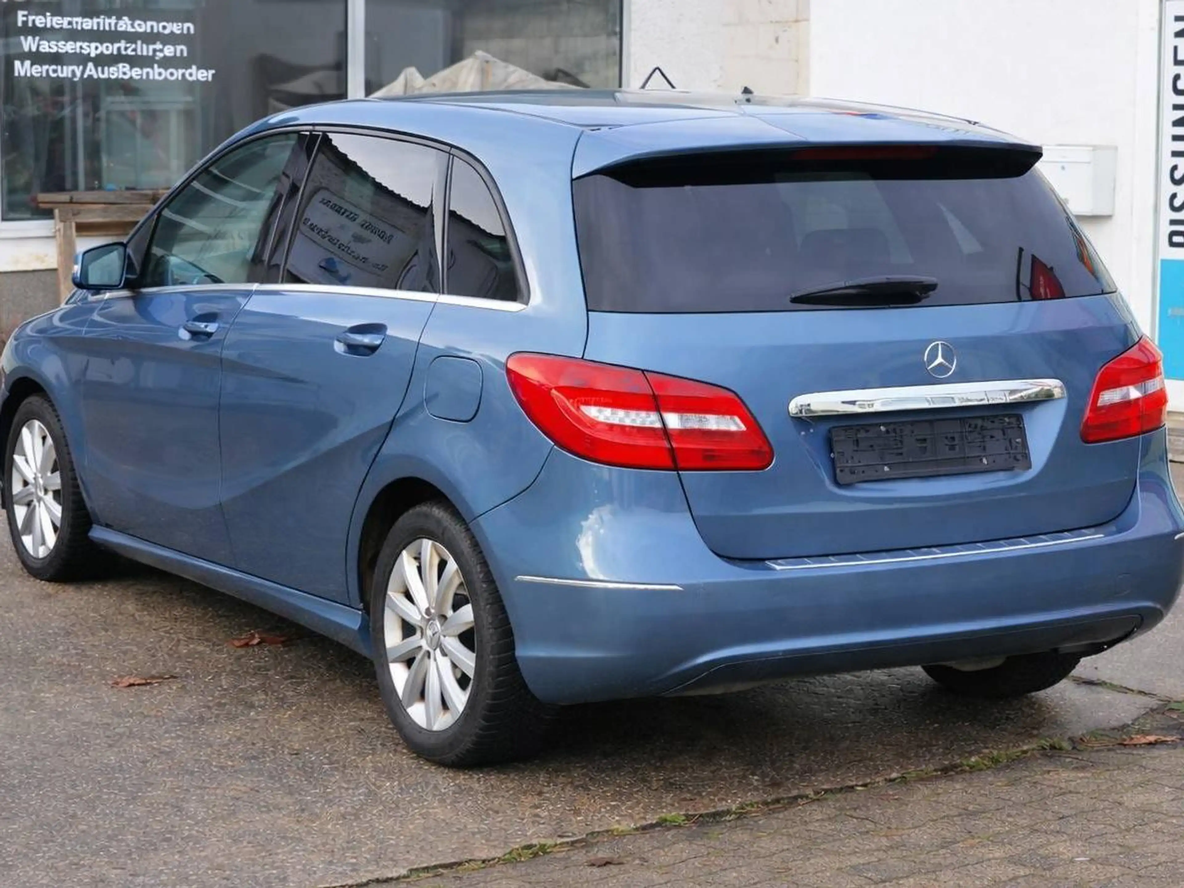 Mercedes-Benz B 180 B 180 (BlueEFFICIENCY) 7G-DCT — photo 7