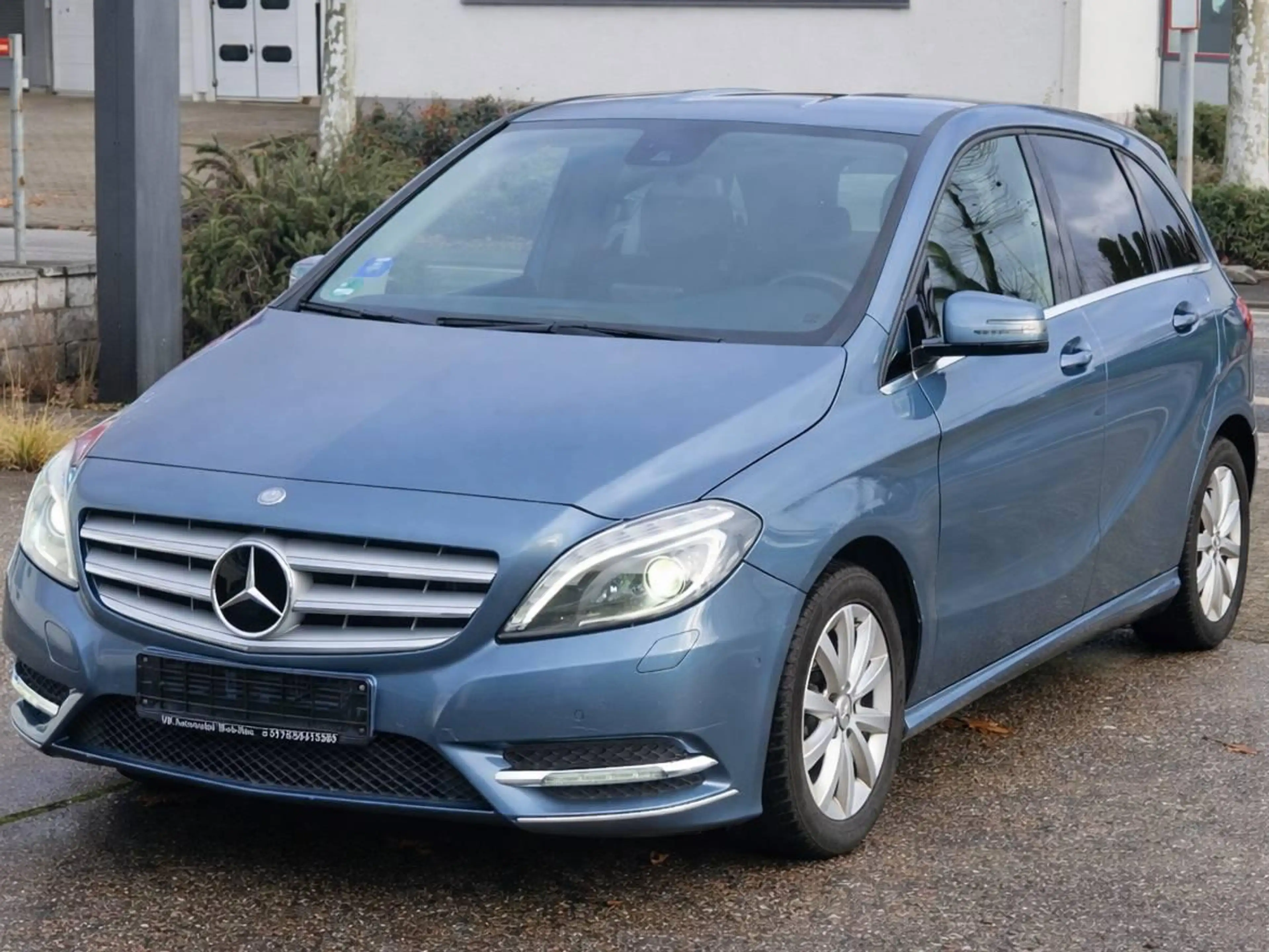 Mercedes-Benz B 180 B 180 (BlueEFFICIENCY) 7G-DCT