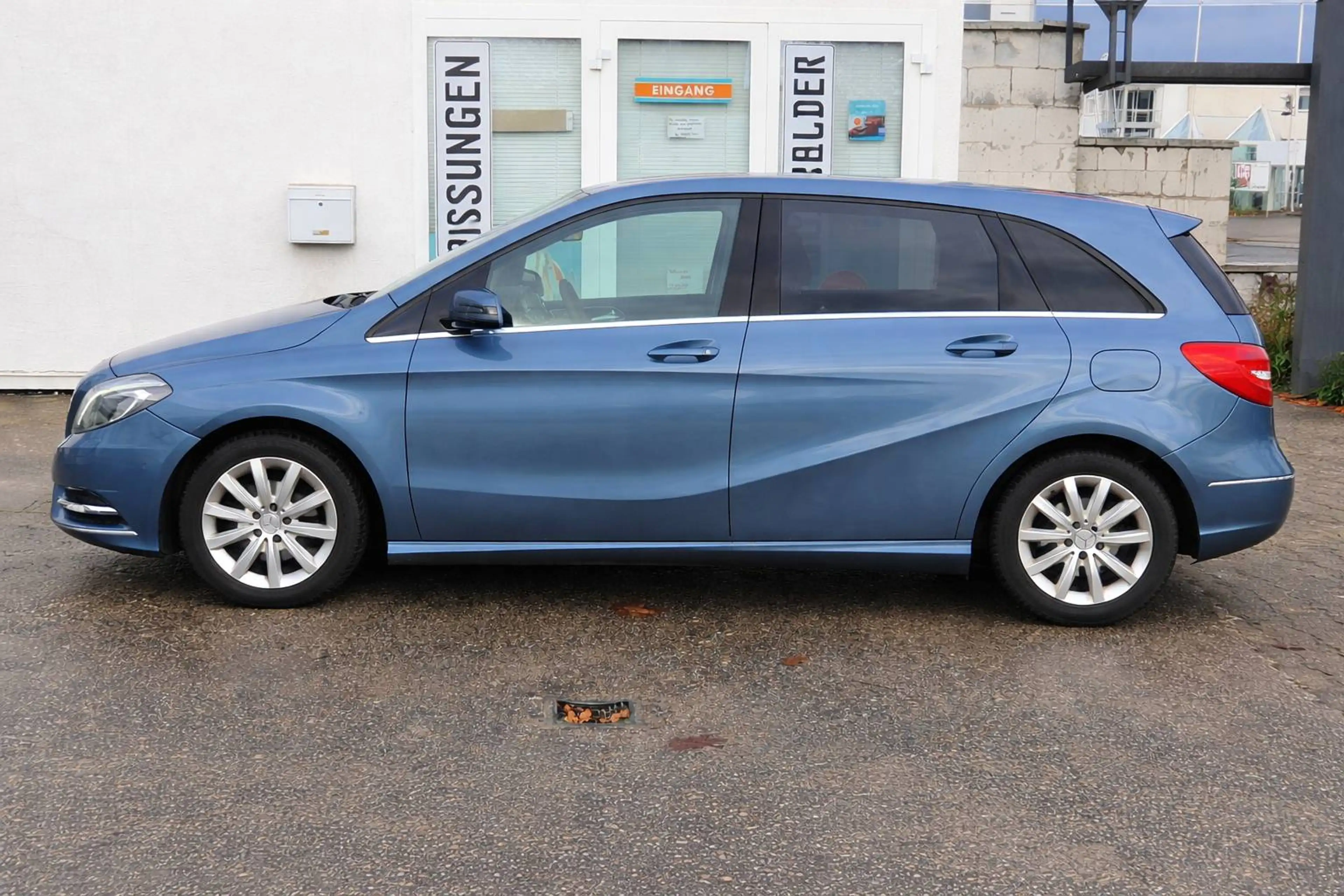 Mercedes-Benz B 180 B 180 (BlueEFFICIENCY) 7G-DCT — photo 8