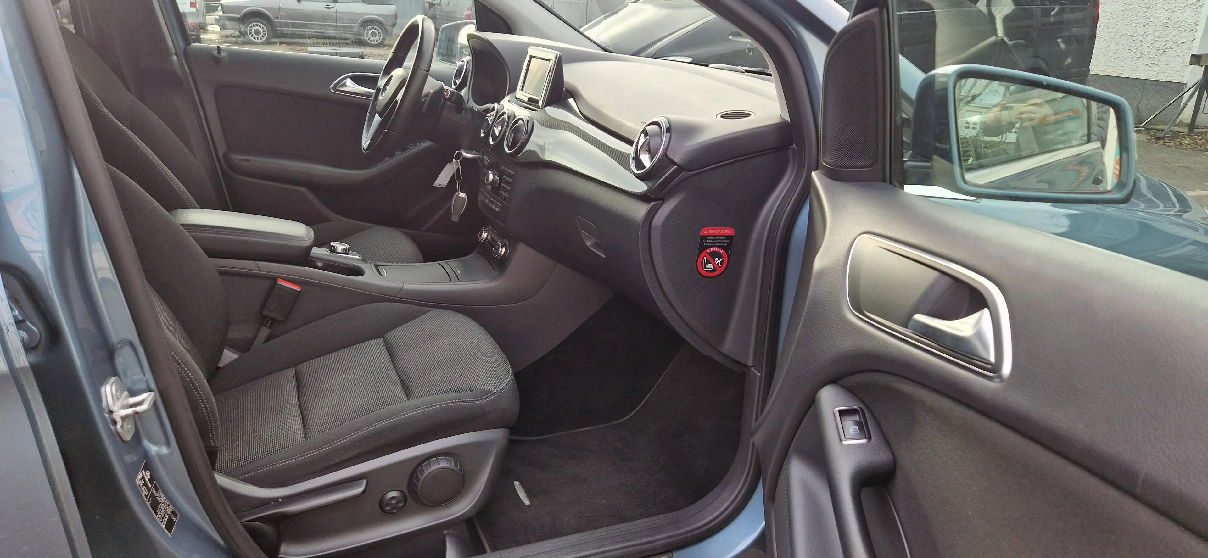 Mercedes-Benz B 180 B 180 (BlueEFFICIENCY) 7G-DCT — photo 12