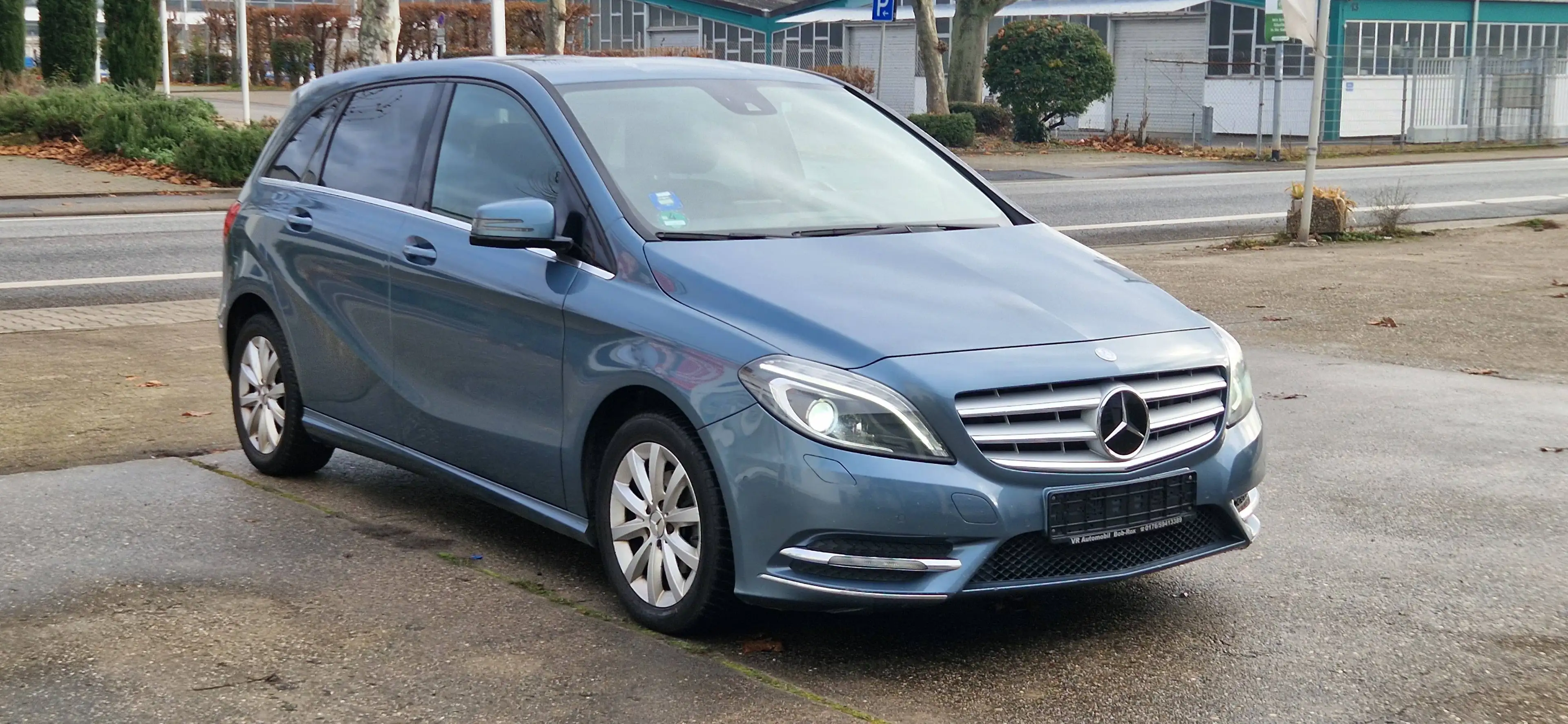 Mercedes-Benz B 180 B 180 (BlueEFFICIENCY) 7G-DCT — photo 3