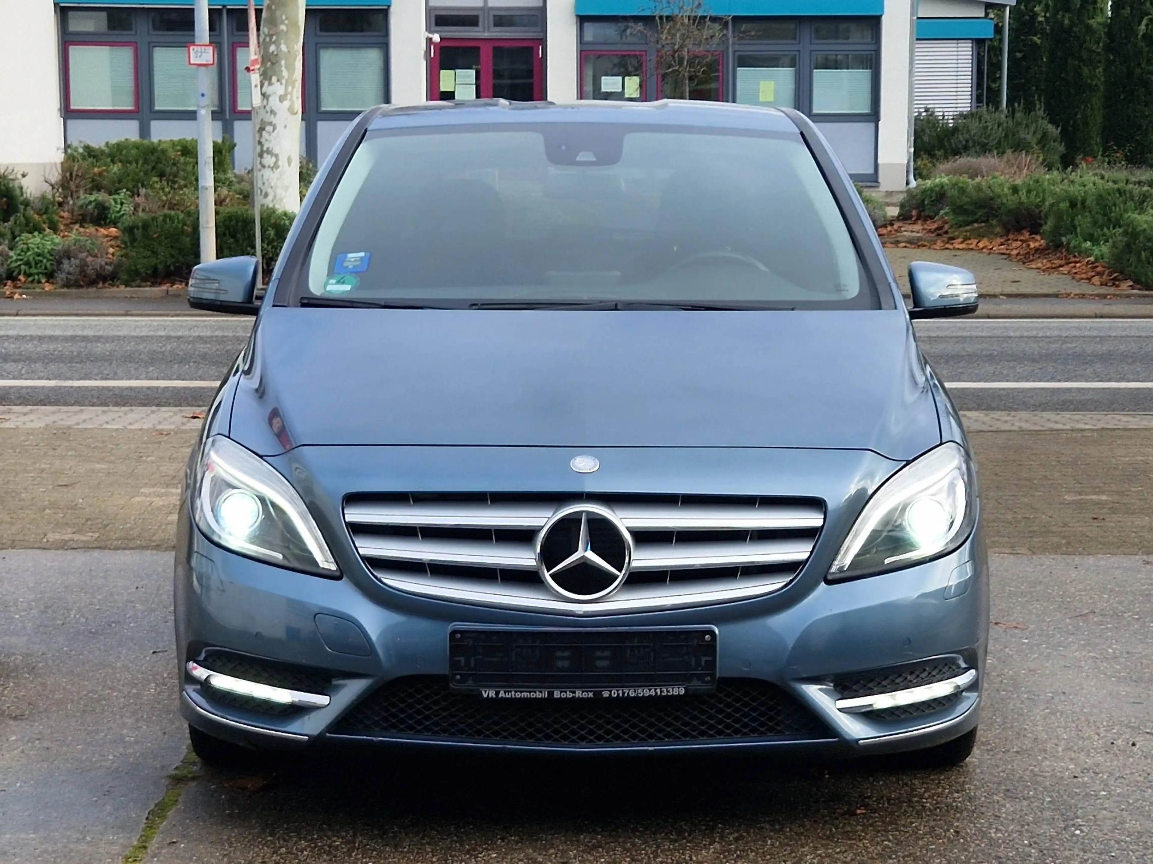 Mercedes-Benz B 180 B 180 (BlueEFFICIENCY) 7G-DCT — photo 2
