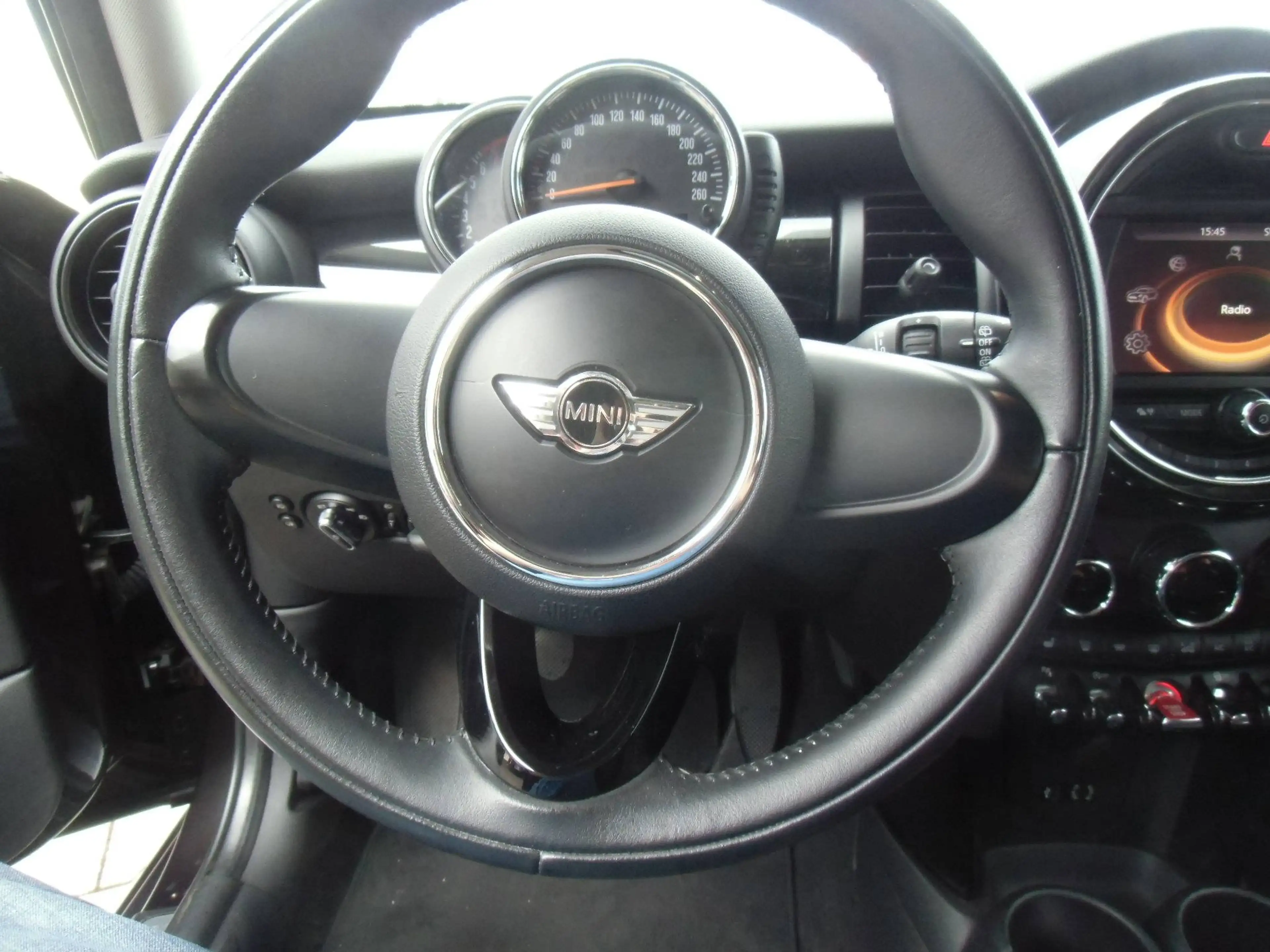 MINI One TÜV 03/28, Klimaautom., Panoramadach, PDC, Parkassistent — photo 9