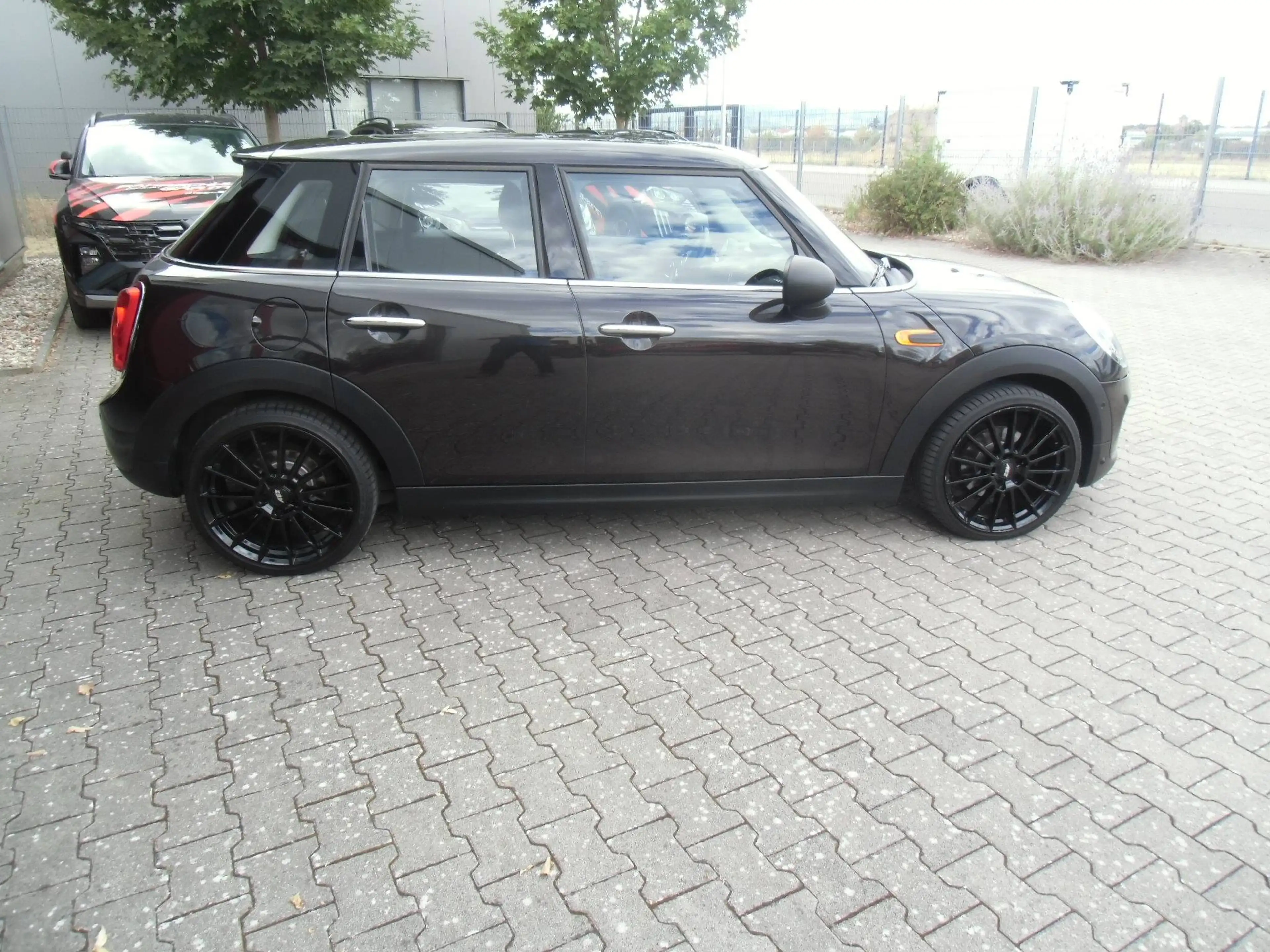 MINI One TÜV 03/28, Klimaautom., Panoramadach, PDC, Parkassistent — photo 4