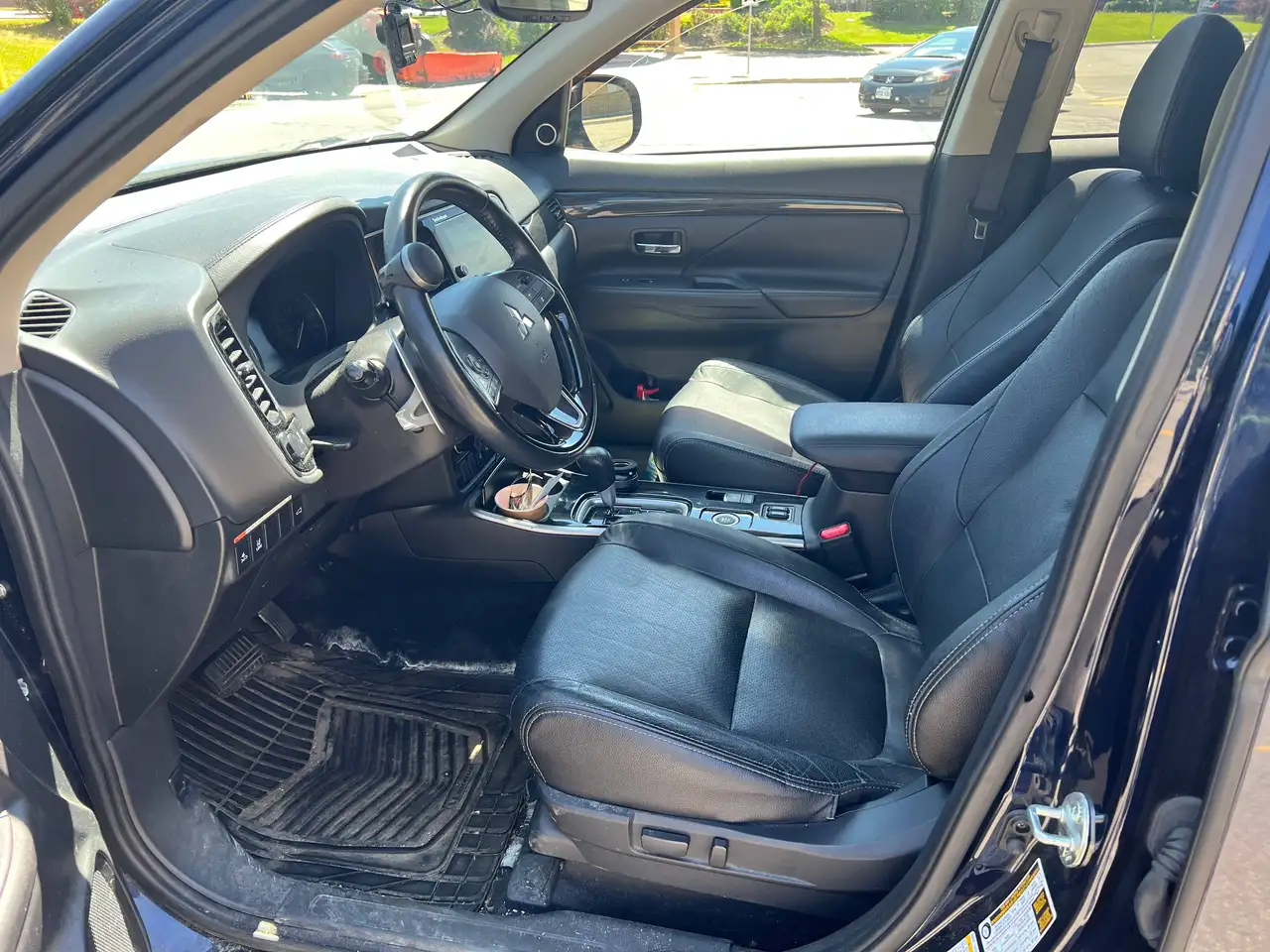 Mitsubishi Outlander снимка Mitsubishi Outlander