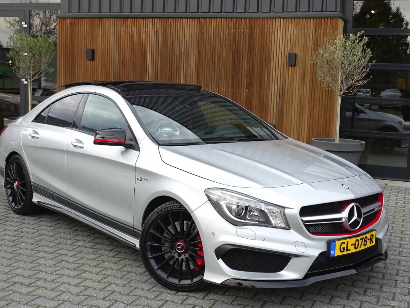 Mercedes-Benz CLA 45 AMG 4MATIC 361PK / Edition 1 / schaalstoelen *NAP* Gris - 2