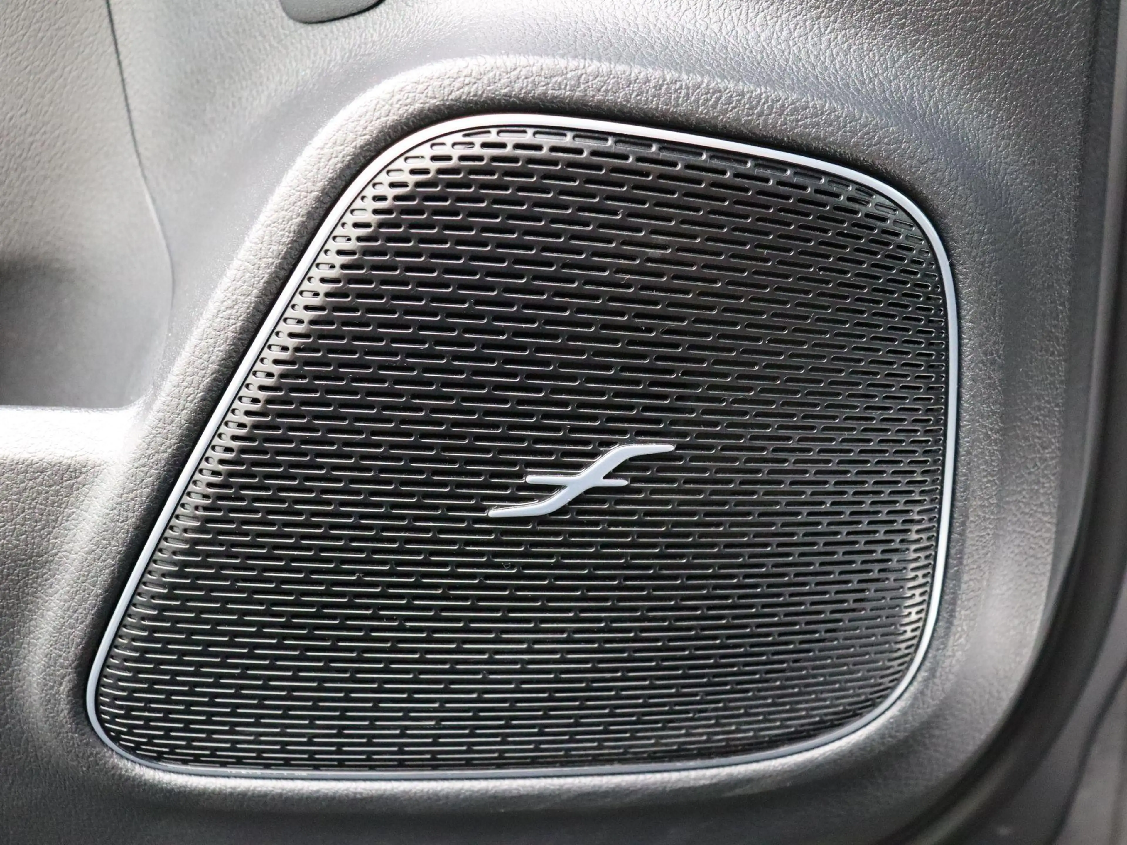 Mercedes-Benz EQB 250 250+ AMG Line + LEDER + BURMESTER + PANO DAK + HEA — photo 11