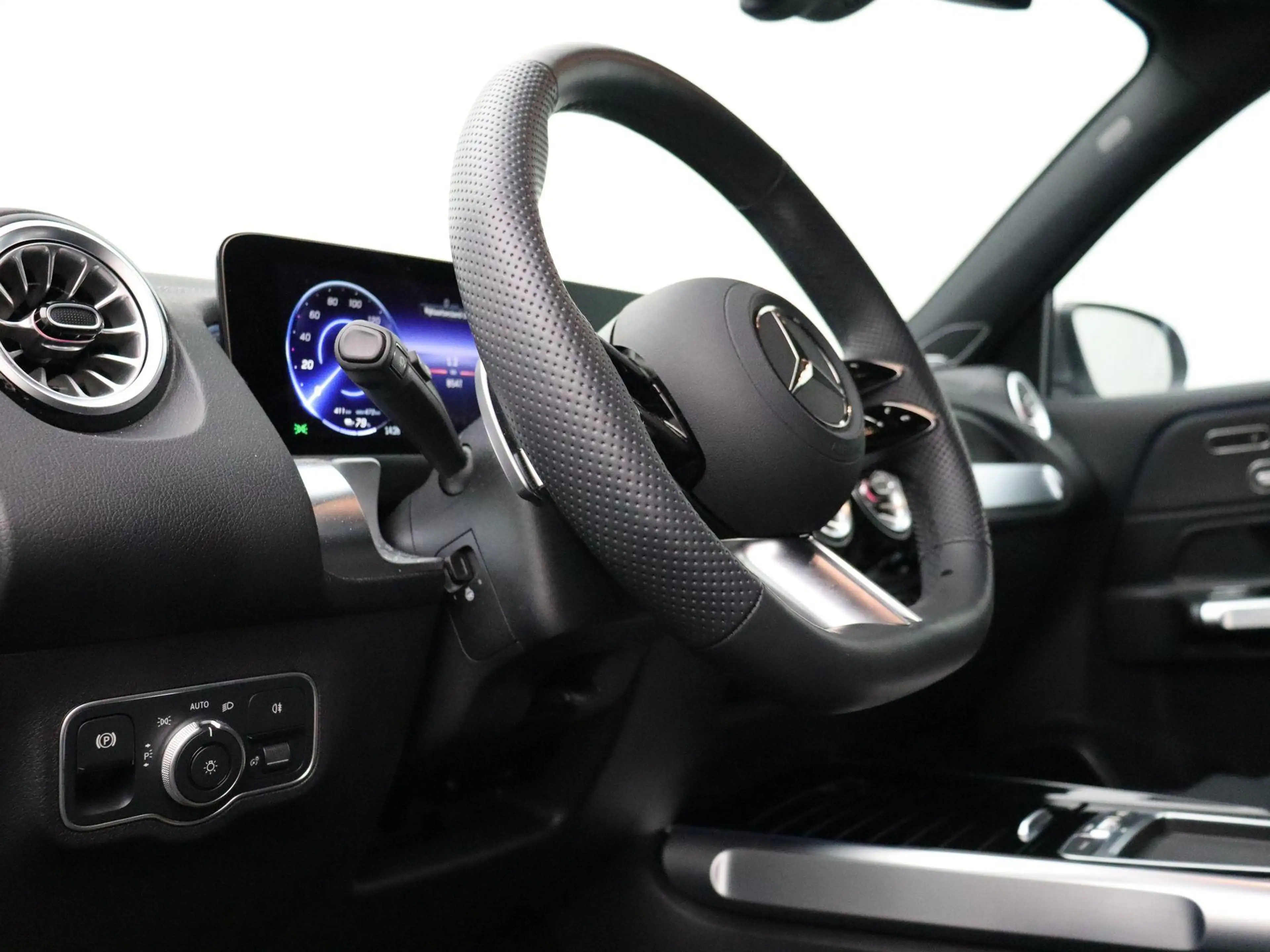Mercedes-Benz EQB 250 250+ AMG Line + LEDER + BURMESTER + PANO DAK + HEA — photo 12