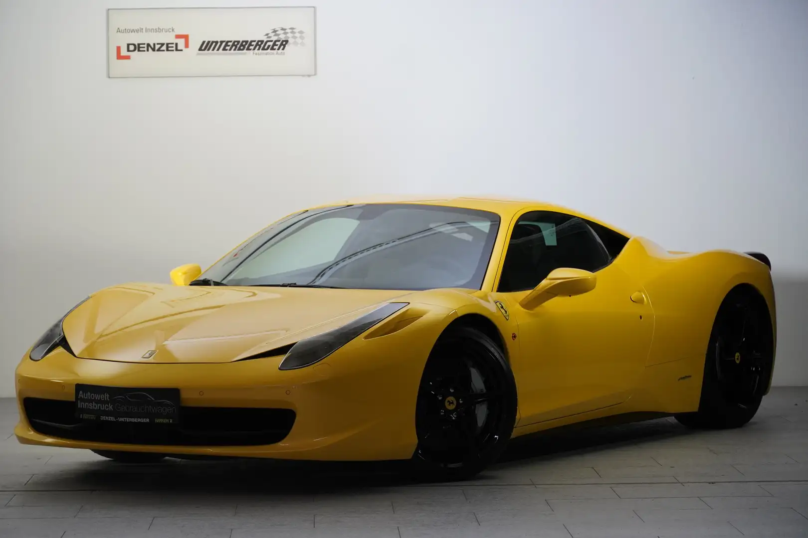 Ferrari 458 Italia Yellow - 2