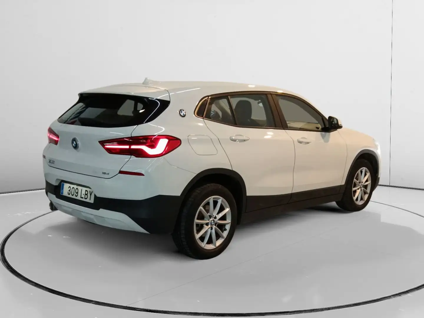 BMW X2 sDrive 16d Wit - 2
