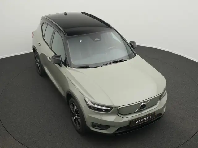 Volvo XC40 view 12