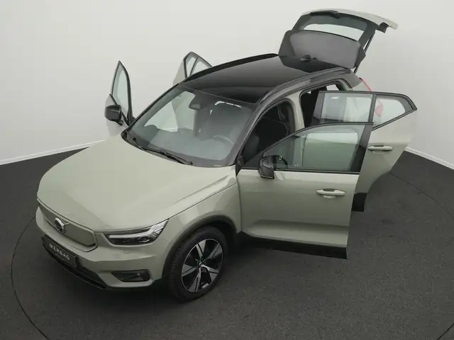 Volvo XC40 view 14