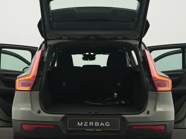 Volvo XC40 view 17