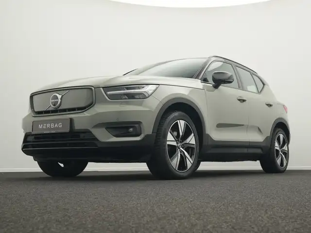 Volvo XC40 view 10