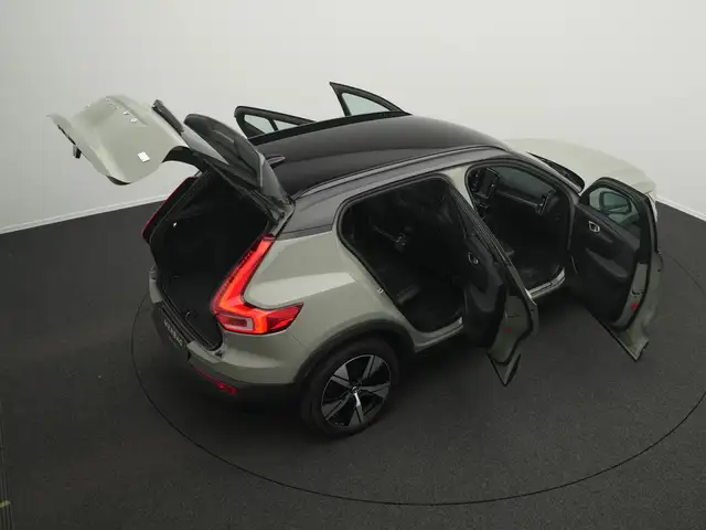 Volvo XC40 view 15