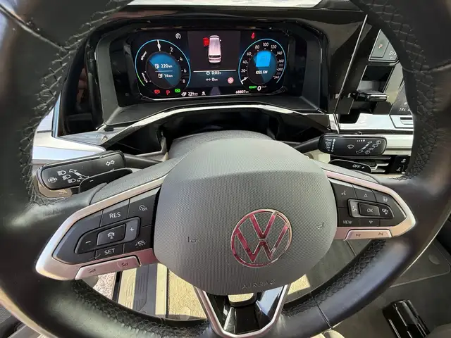 Volkswagen Multivan view 16