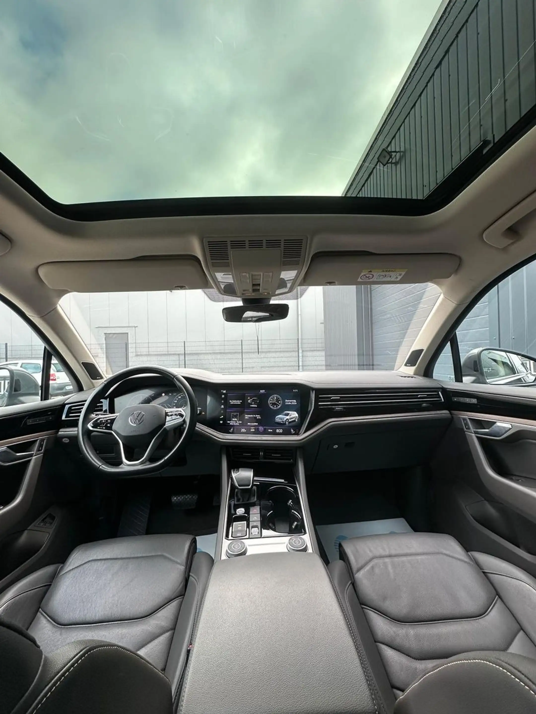 Volkswagen Touareg 4Motion eHybrid*Panorama*Kamera*AHK* — photo 13