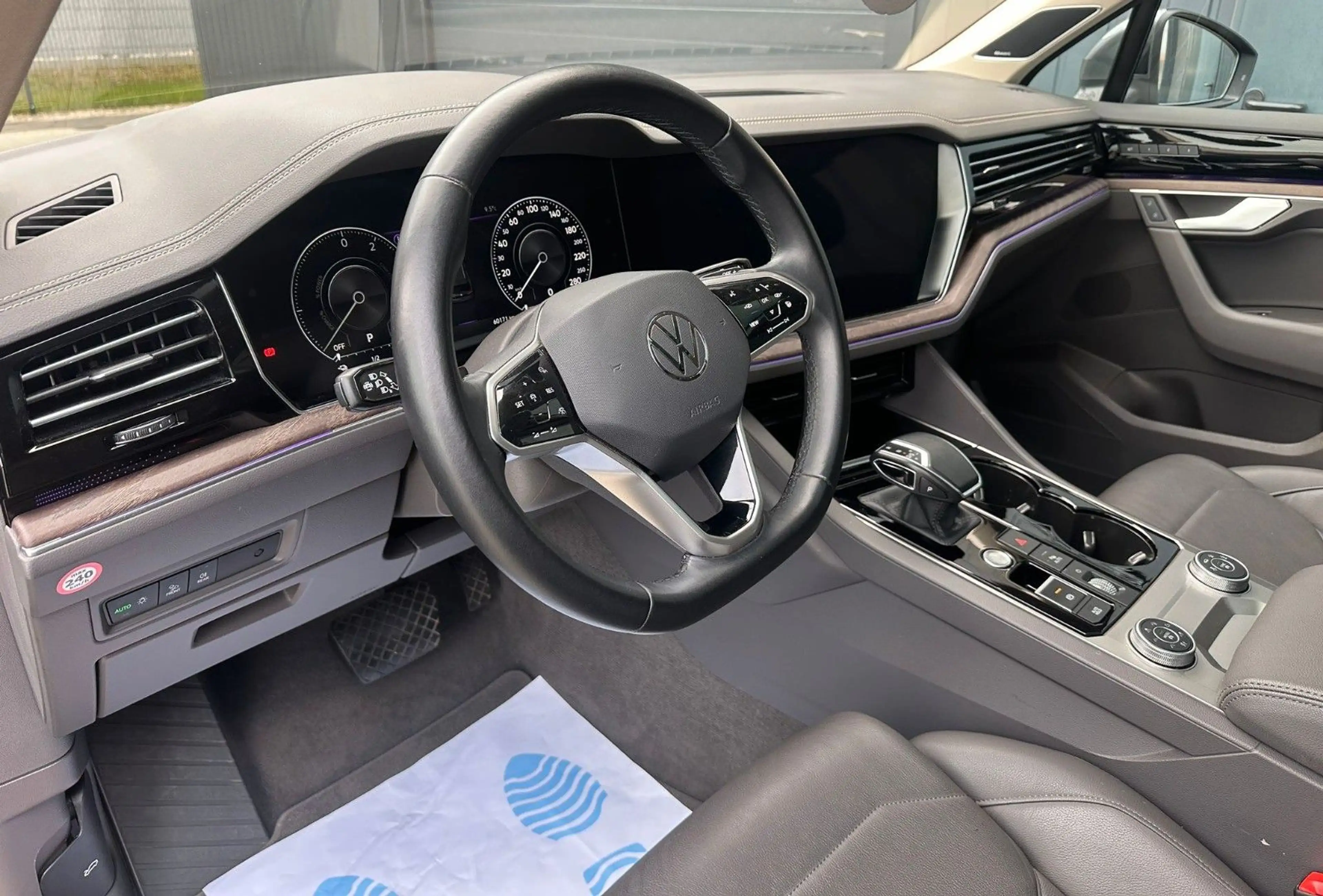 Volkswagen Touareg 4Motion eHybrid*Panorama*Kamera*AHK* — photo 12