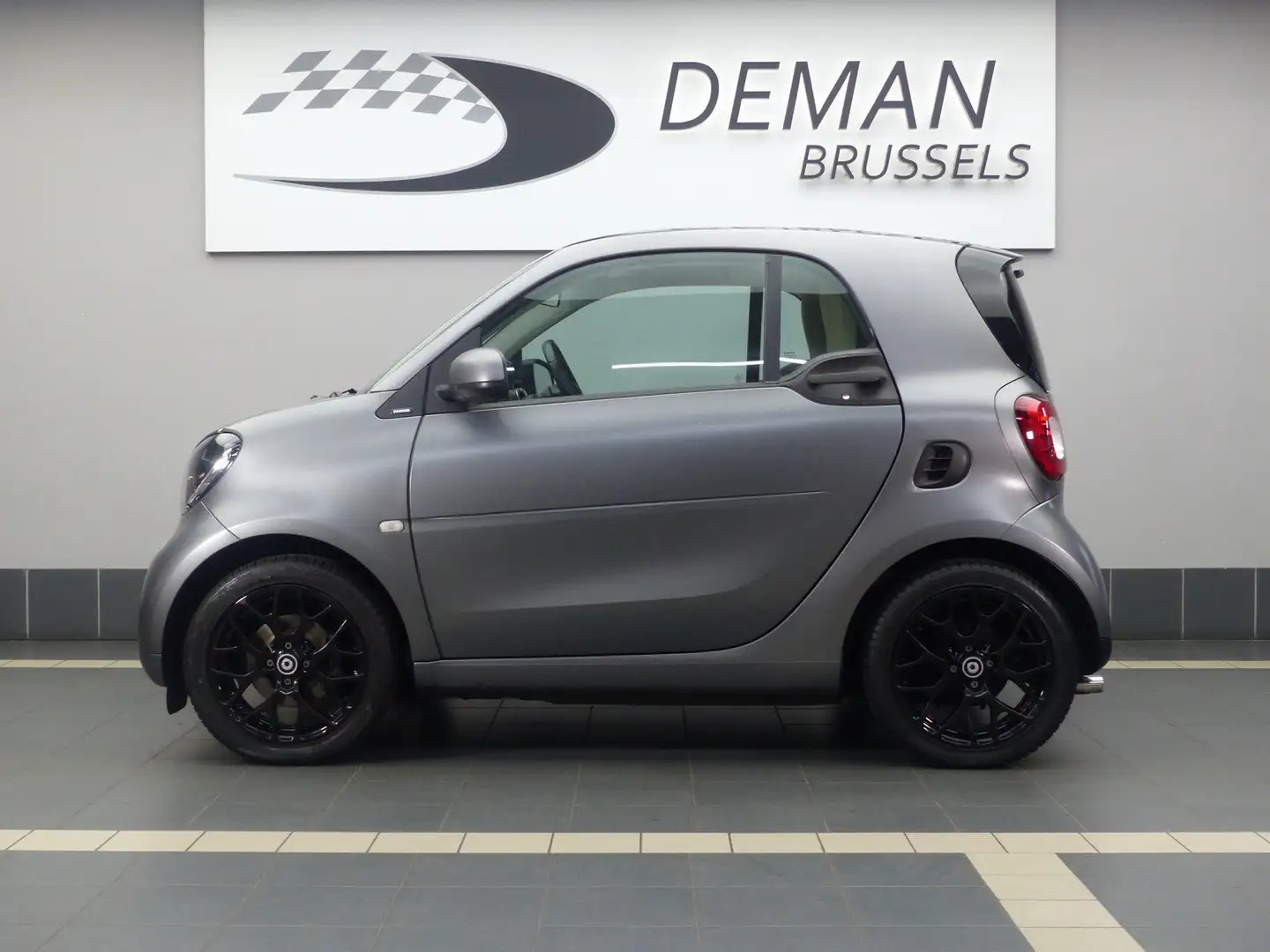 smart forTwo Coupe *Passion * Cuir beige * camera + Navigation Gris - 2