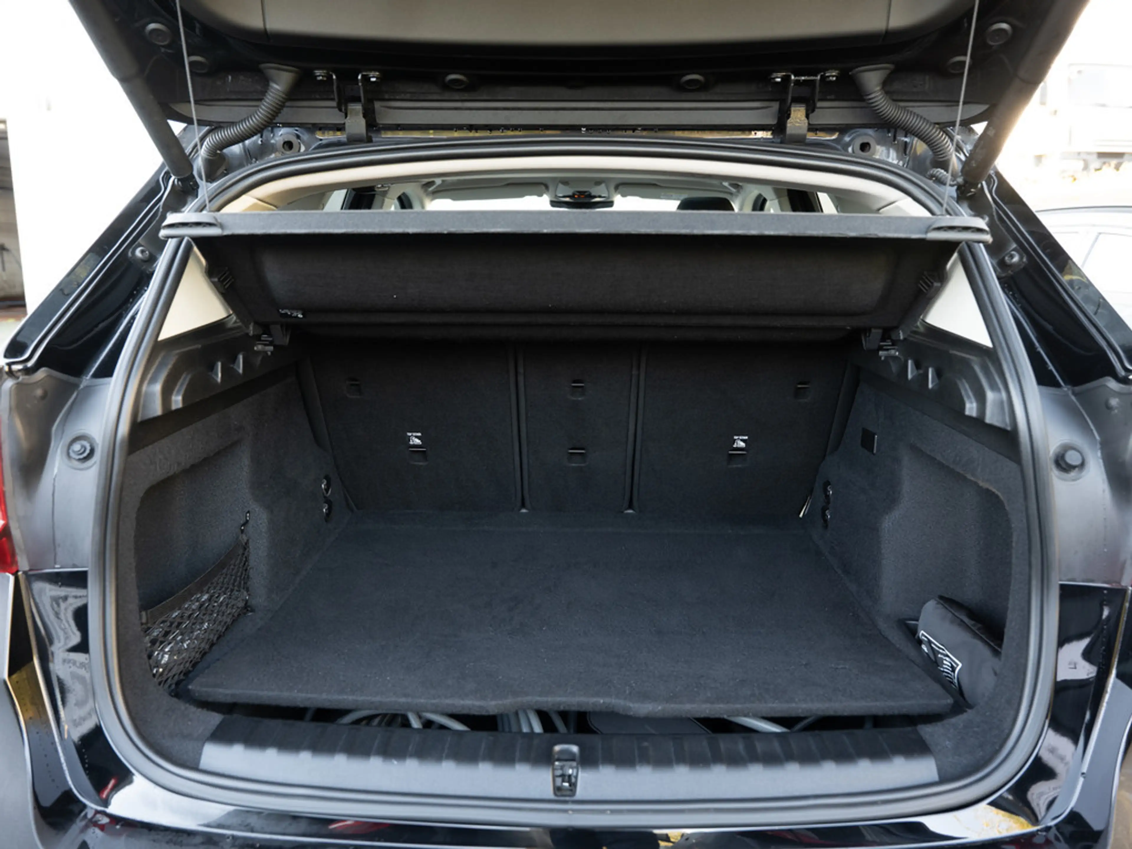 BMW iX1 xDrive30 xLine PANO LED NAVI KAMERA SHZ — photo 11