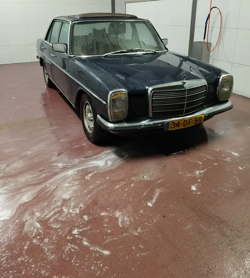 Mercedes-Benz 240, foto 3