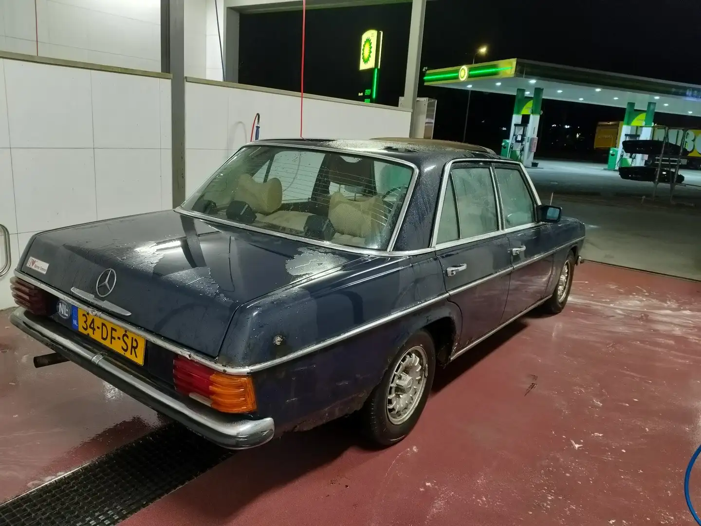 Mercedes-Benz 240 Blau - 2