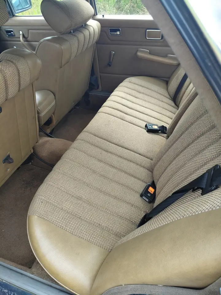 Mercedes-Benz 240, foto 12