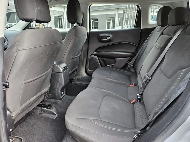 Jeep Compass view 9