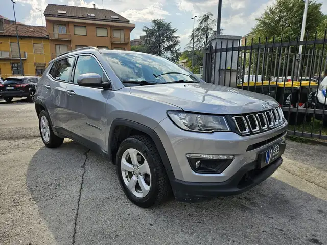Jeep Compass view 3