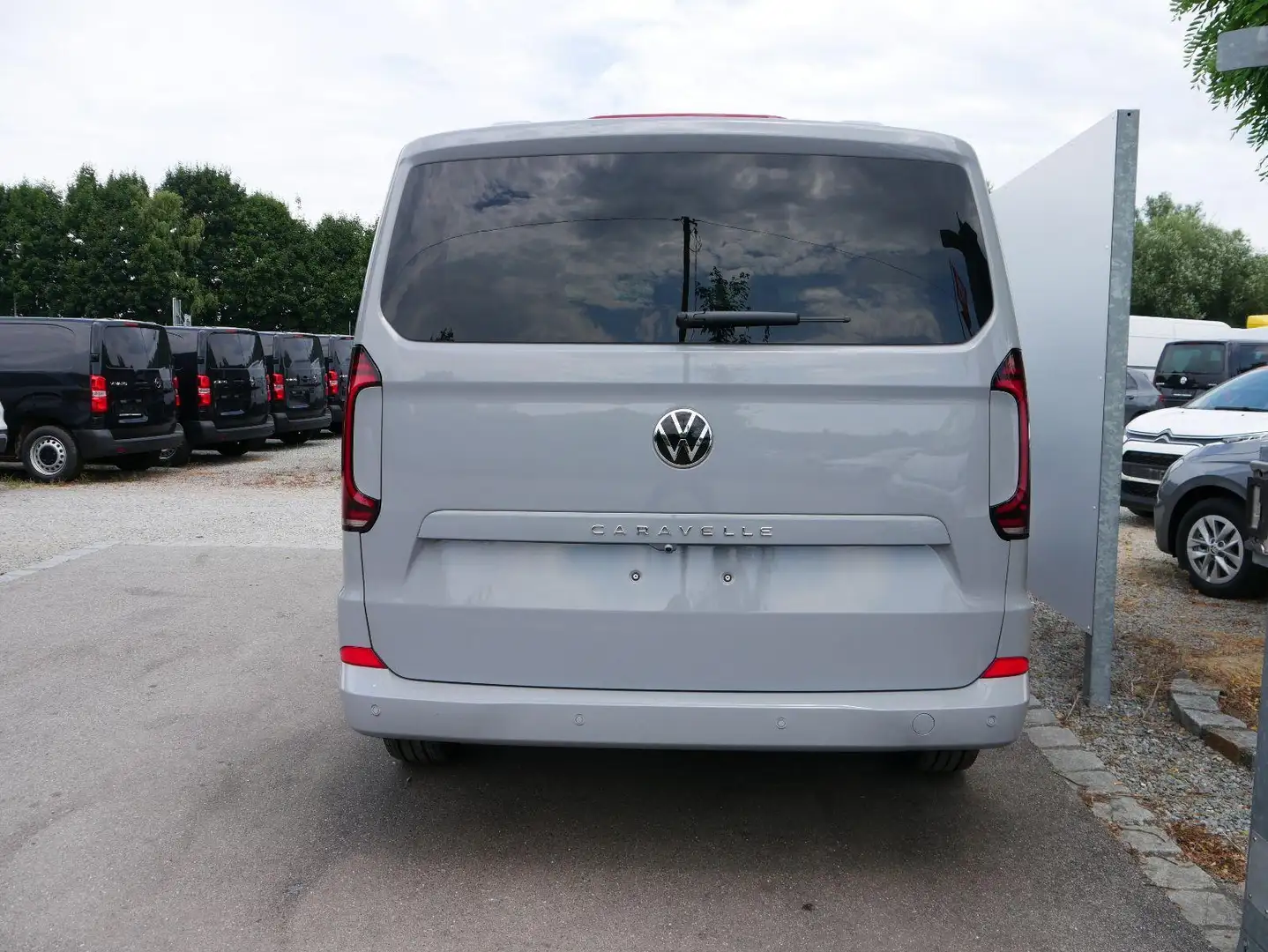 Volkswagen T7 Caravelle Style 2.0 TDI DSG LWB *ACC*PDC*KAMERA*LED*SHZ*8... Grau - 2