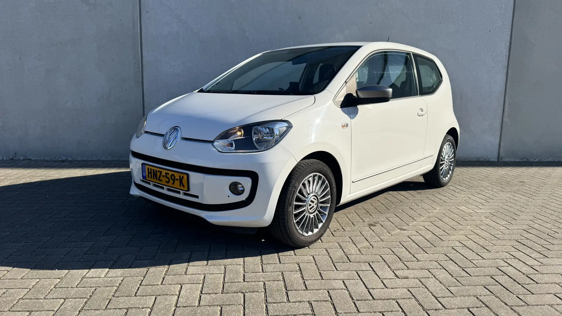Volkswagen up! Volkswagen up! 1.0/60PK 2014 APK TOT 9 MEI 2026 Wit - 1