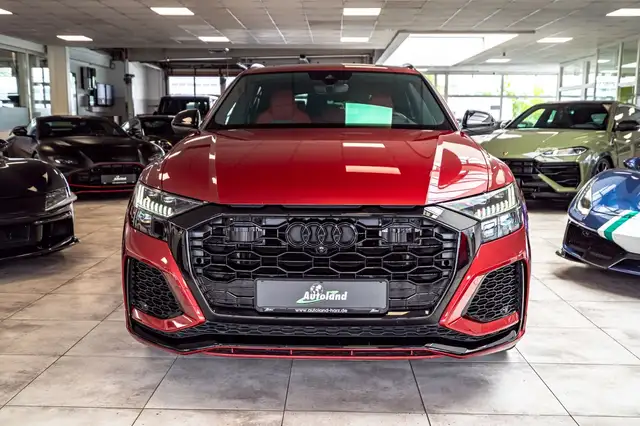 Audi RS Q8 view 2