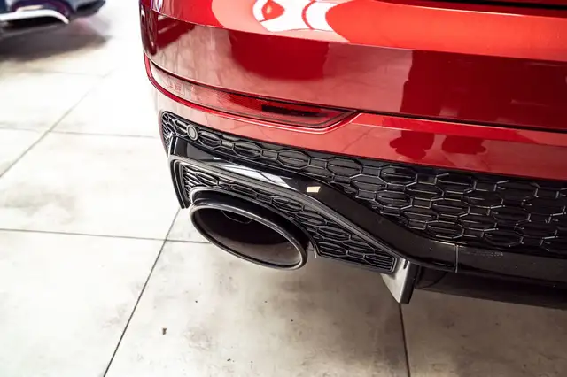 Audi RS Q8 view 15