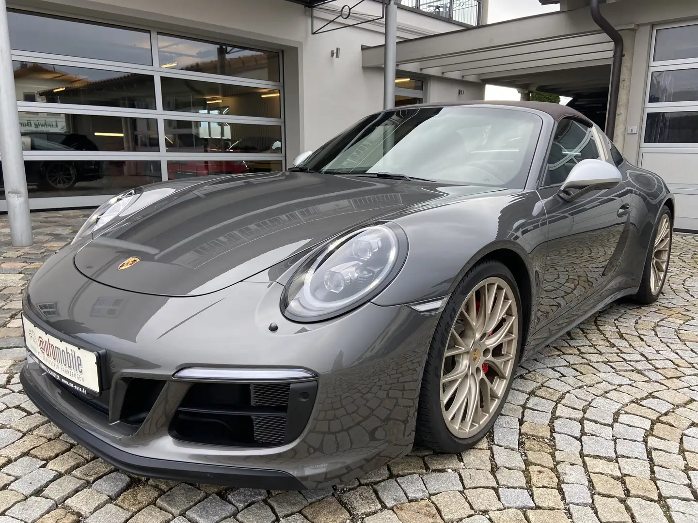 Porsche 991 targa 4 GTS EXCL.MANUFAKTUR EDIT-SYLT Grau - 2