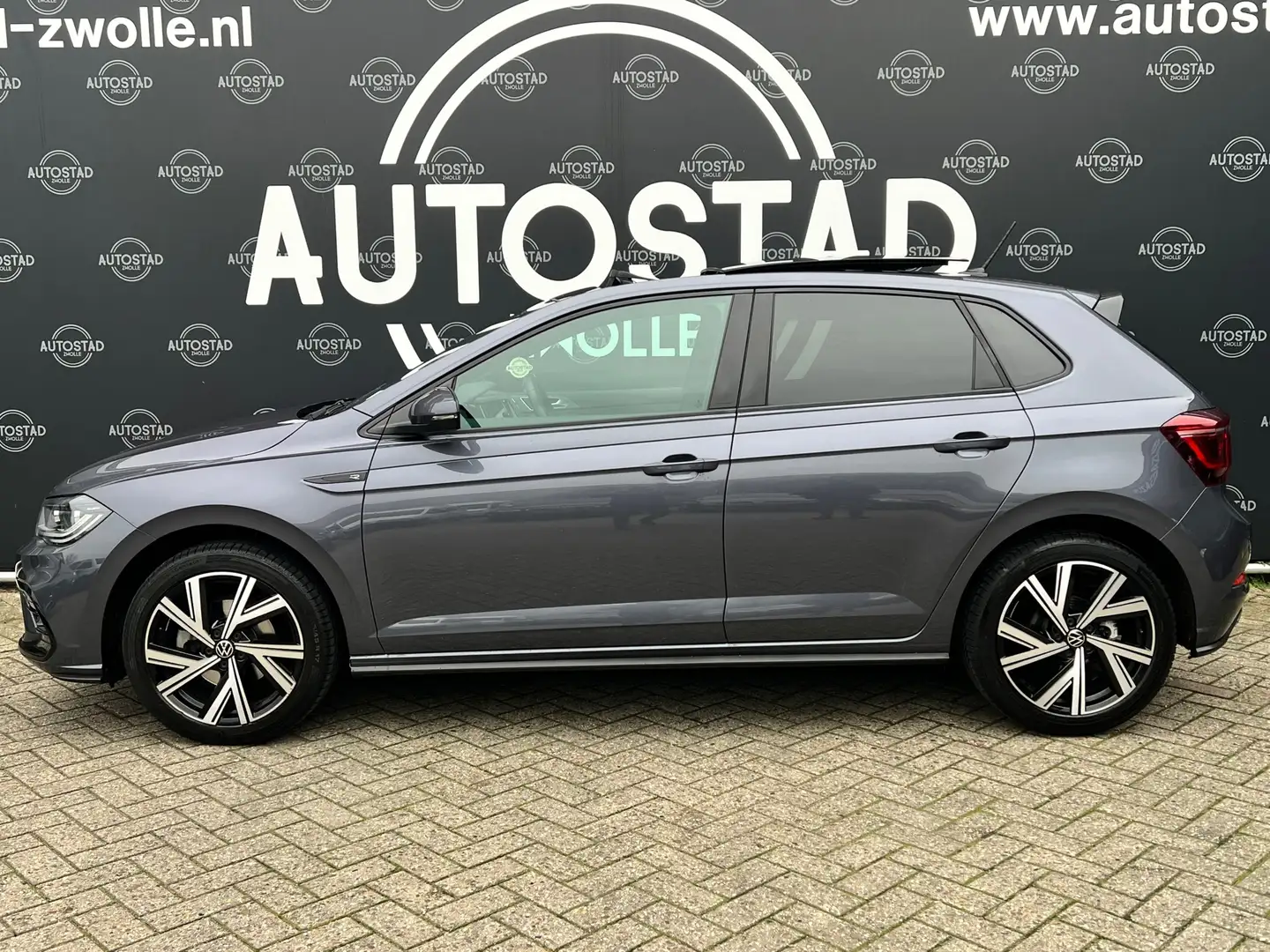 Volkswagen Polo 1.0 TSI 3x R-Line/Automaat/ Virtual Cockpit/Pano/A Grau - 2