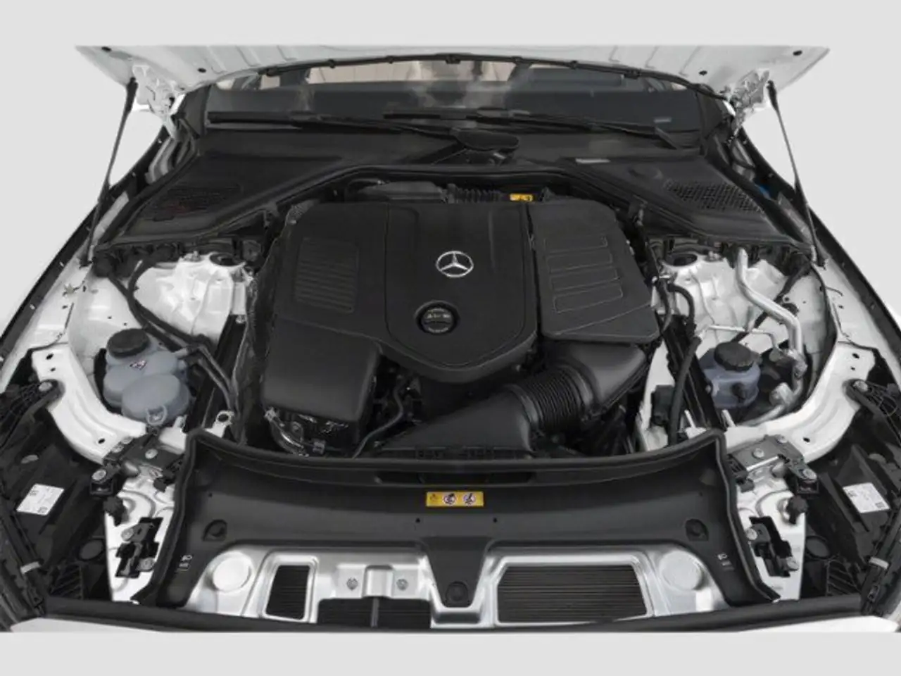 Mercedes-Benz E-Class снимка Mercedes-Benz E-Class