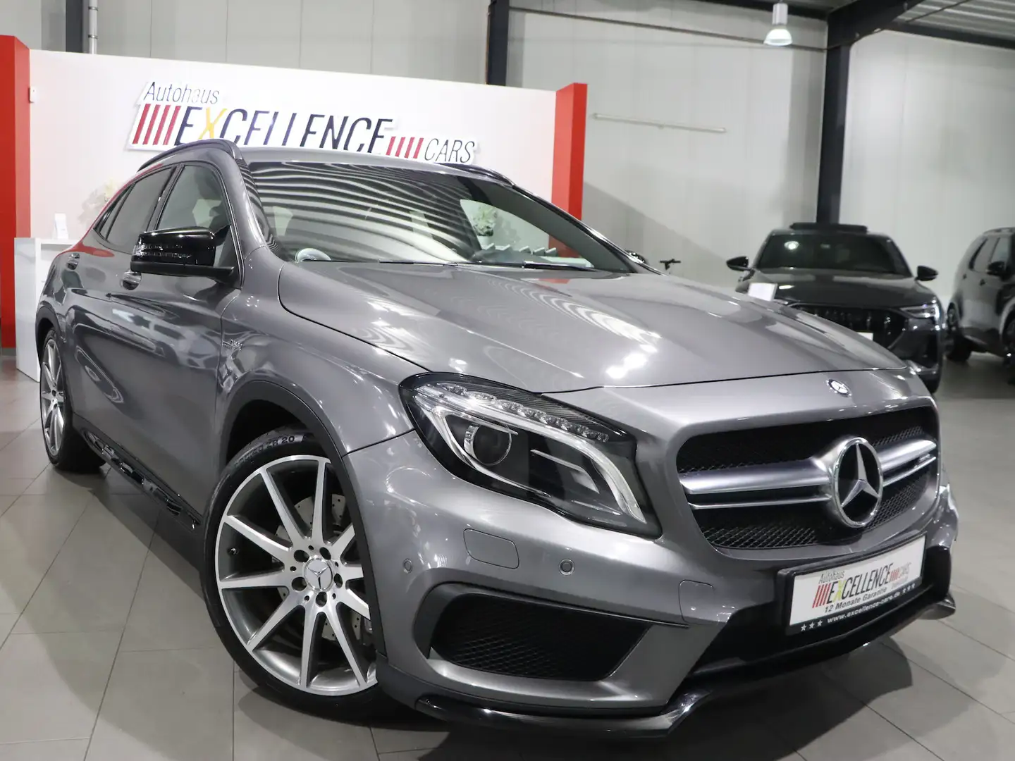Mercedes-Benz GLA 45 AMG 4M PERFORMANCE NIGHT AMG-LINE STYLING Grau - 2
