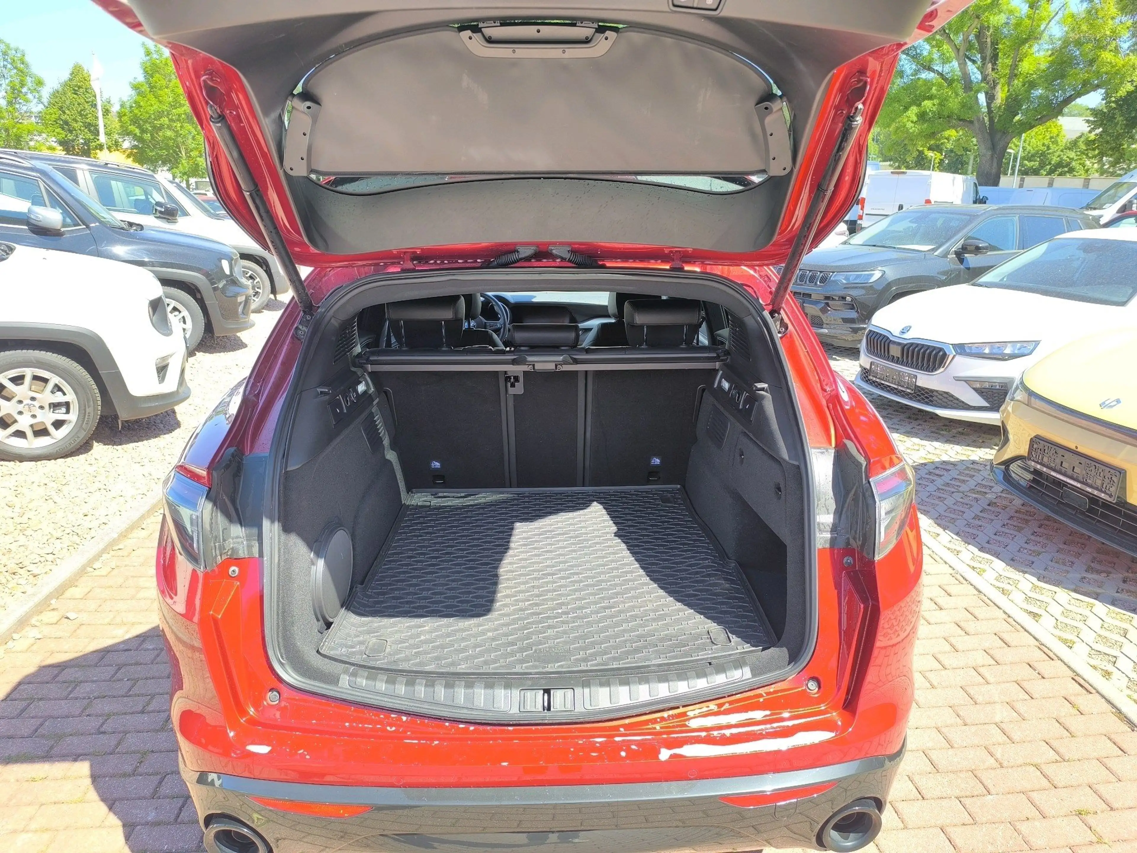 Alfa Romeo Stelvio Veloce Q4 — photo 8