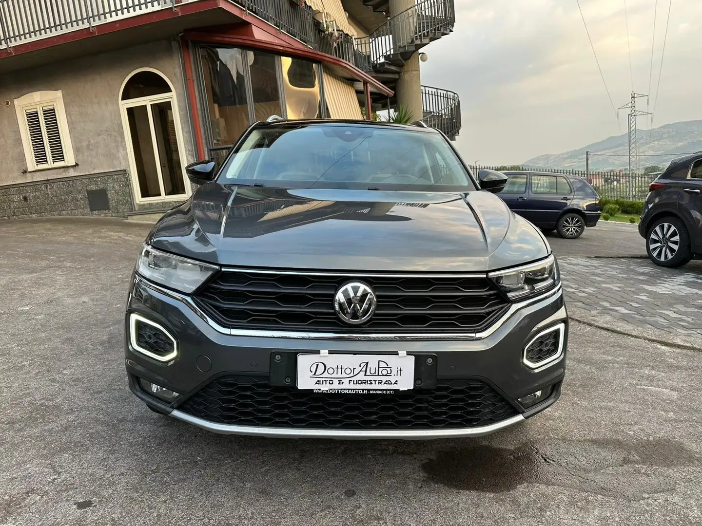 Volkswagen T-Roc 1.6 tdi Advanced Gris - 2