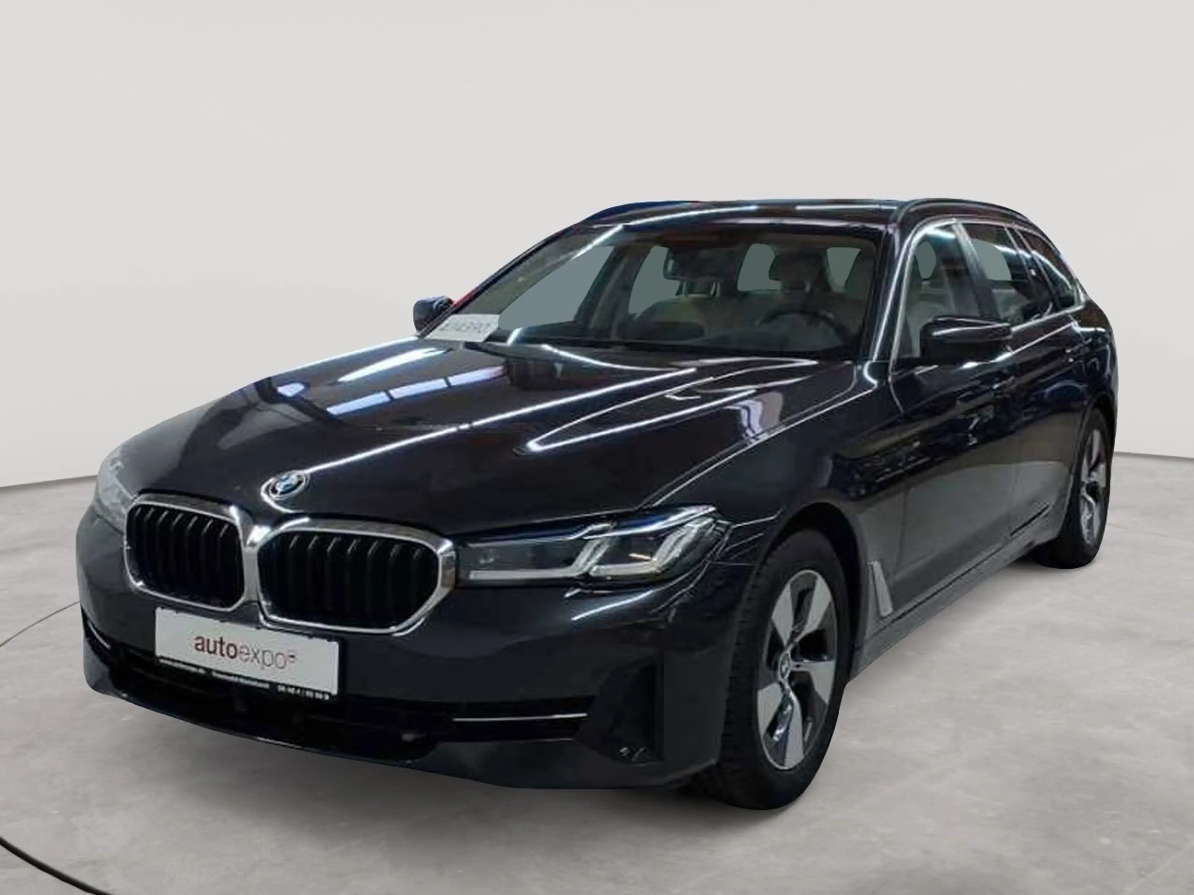 BMW 520 520d xDrive Touring Aut. HuD AHK Pano Sthzg — photo 2