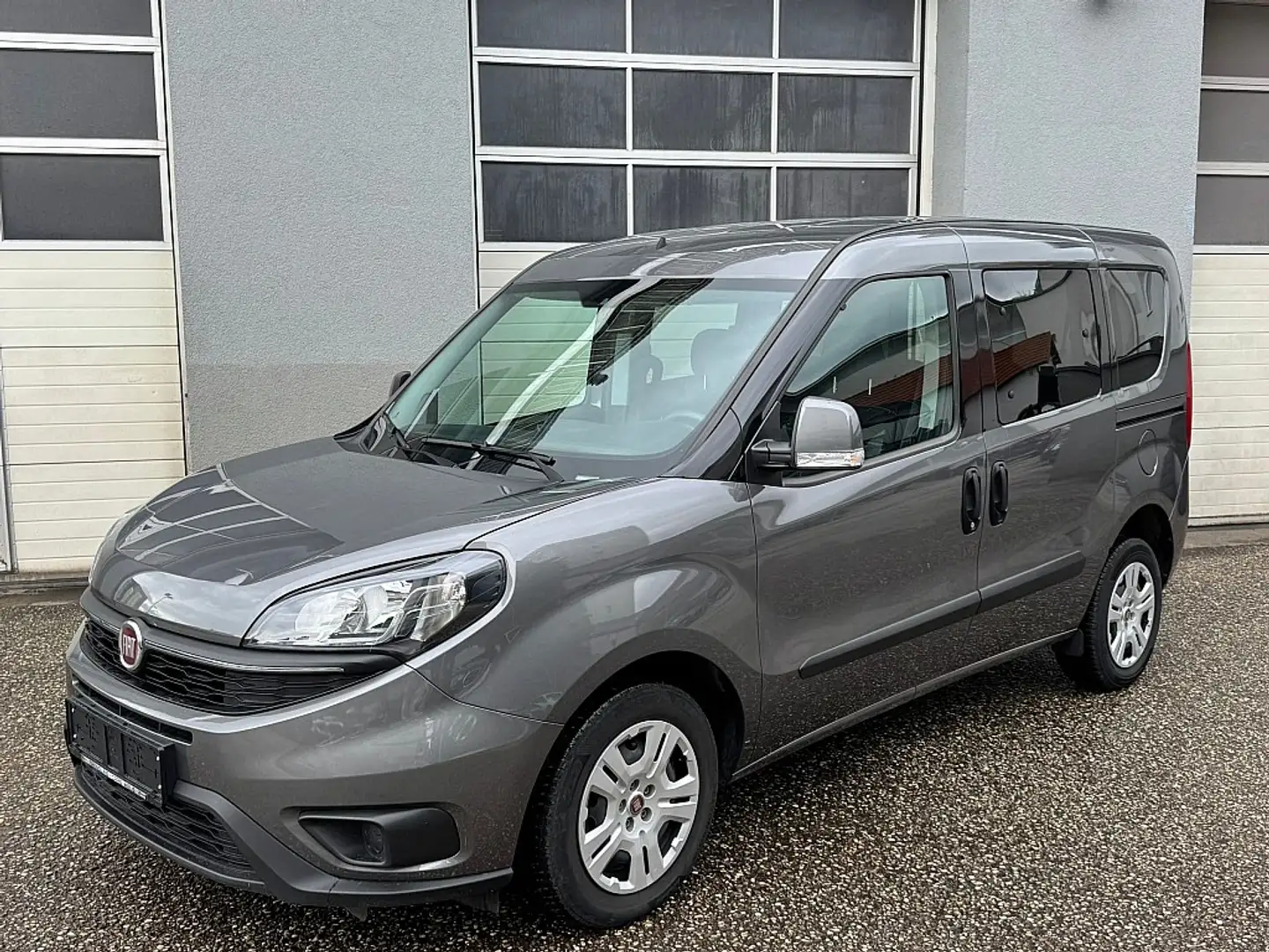 Fiat Doblo 1,6 MultiJet  Professional Gris - 1