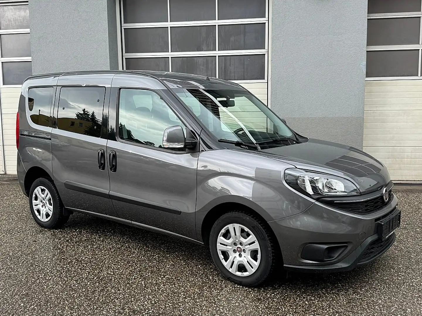 Fiat Doblo 1,6 MultiJet  Professional Gris - 2