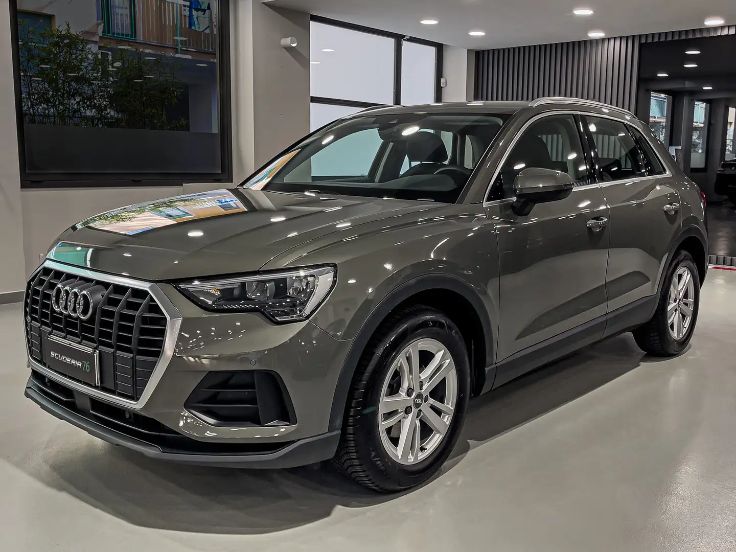 Audi Q3 II 2018 35 1.5 tfsi Business s-tronic Vert - 1