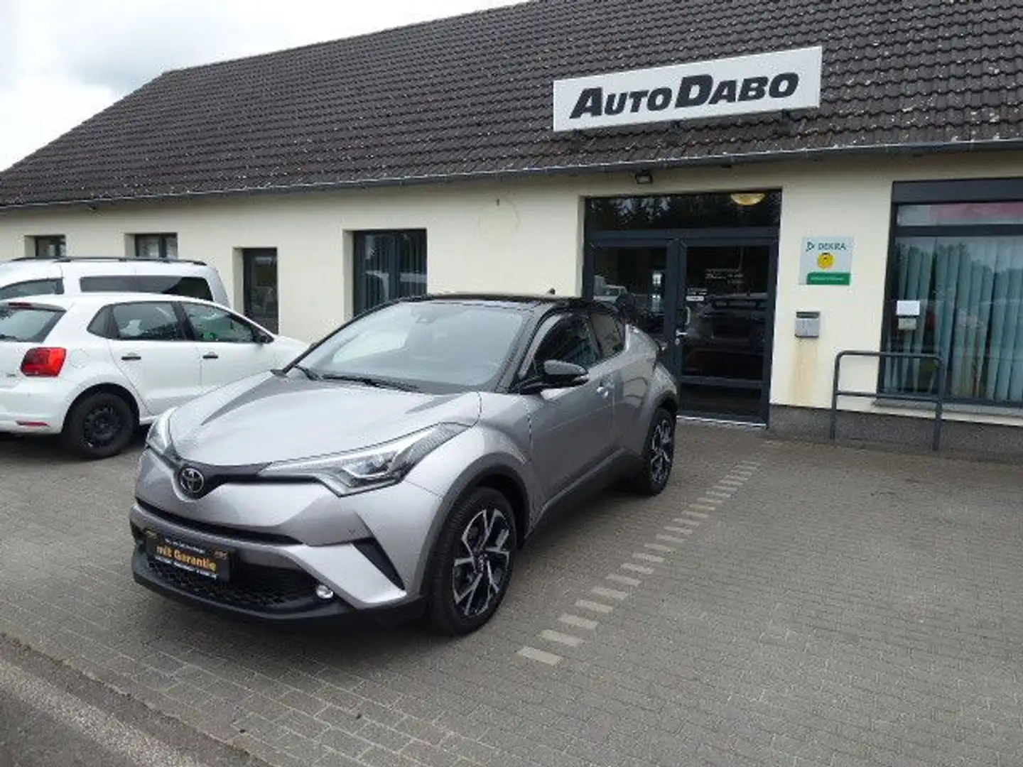 Toyota C-HR Style Grau - 1