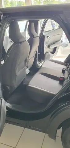 Mitsubishi Grandis view 8