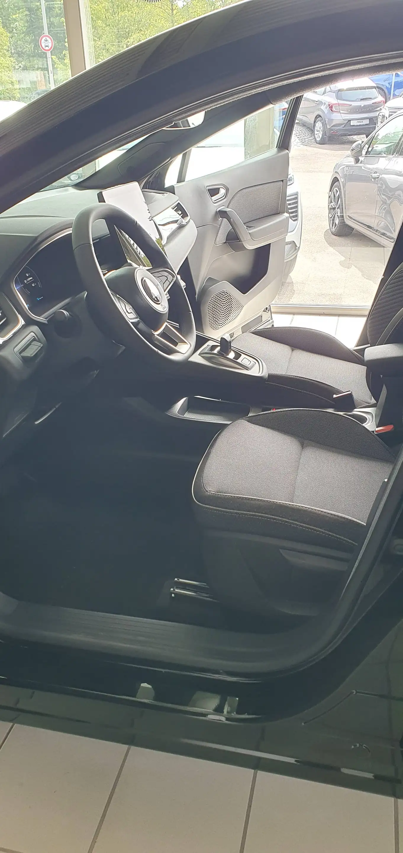 Mitsubishi Grandis Intro Edition 1.8 Hybrid AUTOMATIK/LED — photo 7