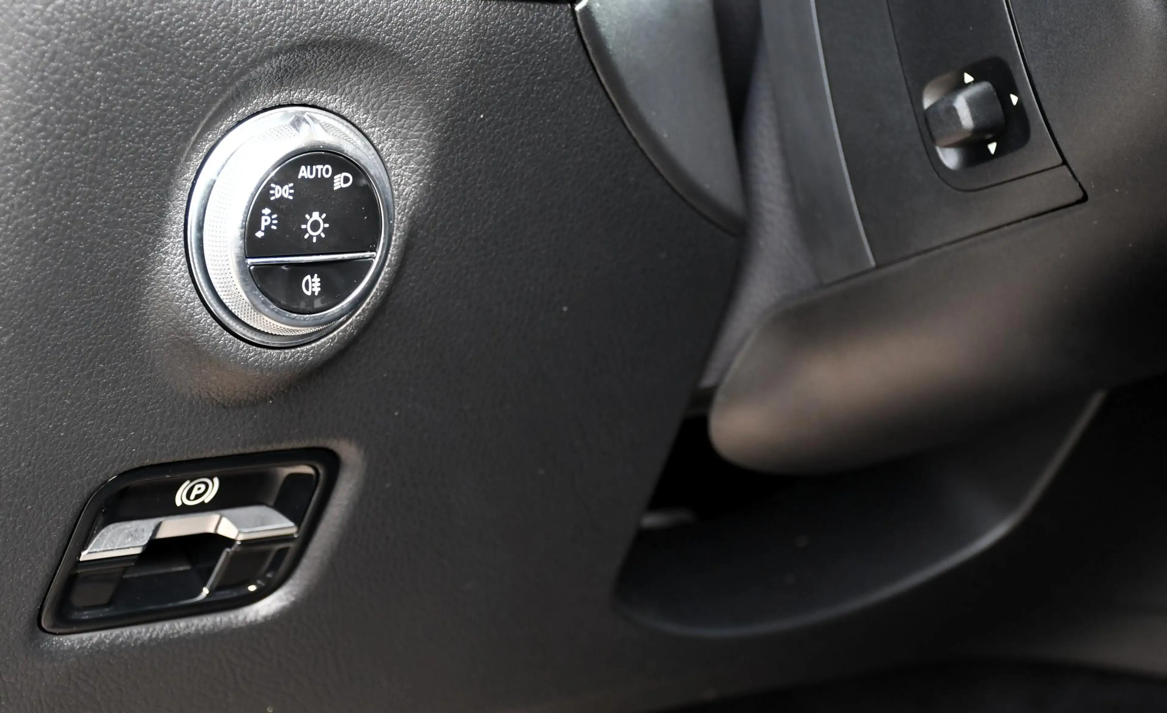 Mercedes-Benz C 300 e Avantgarde Memory | Sound | Keylessgo — photo 19