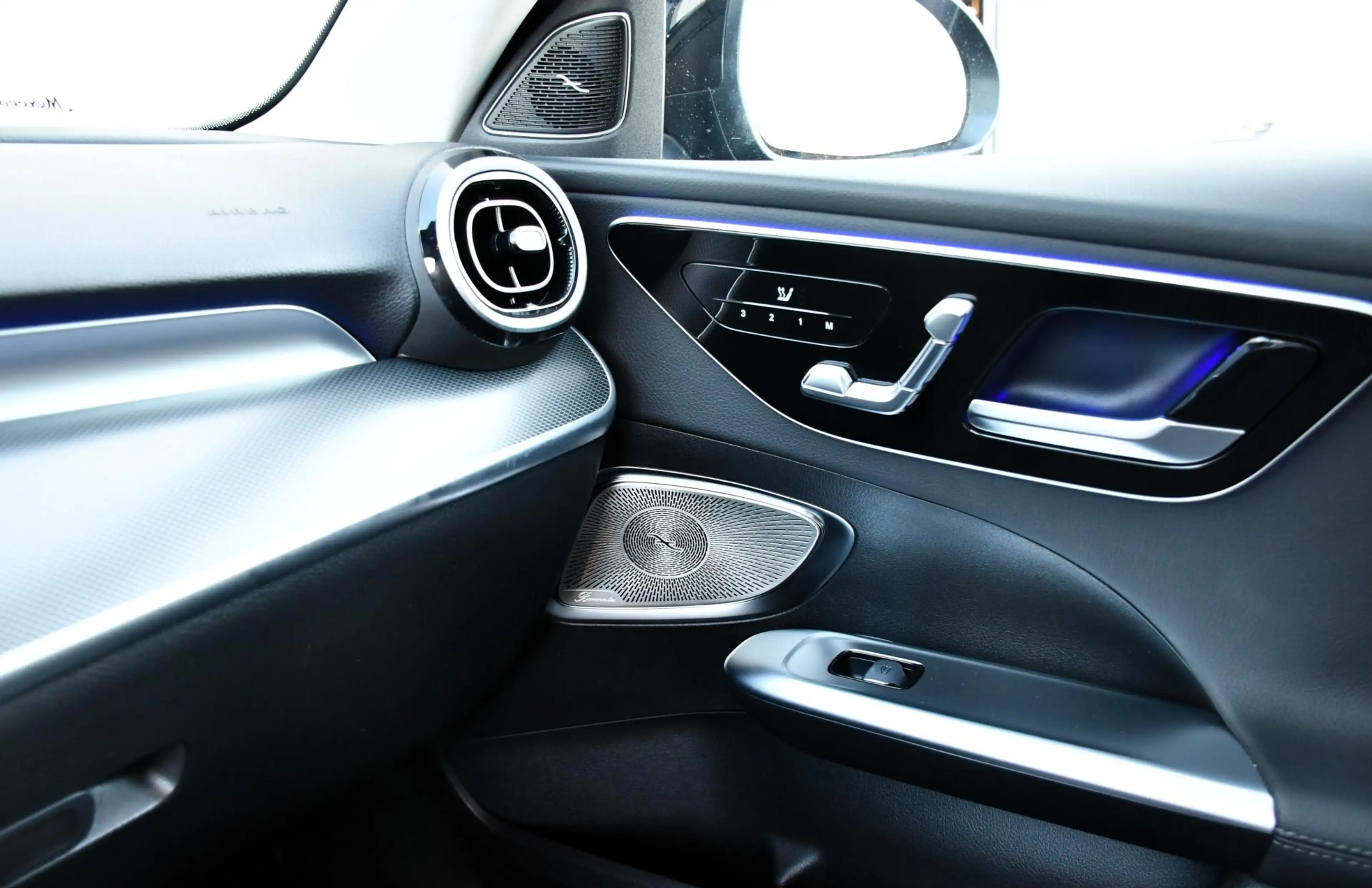 Mercedes-Benz C 300 e Avantgarde Memory | Sound | Keylessgo — photo 24