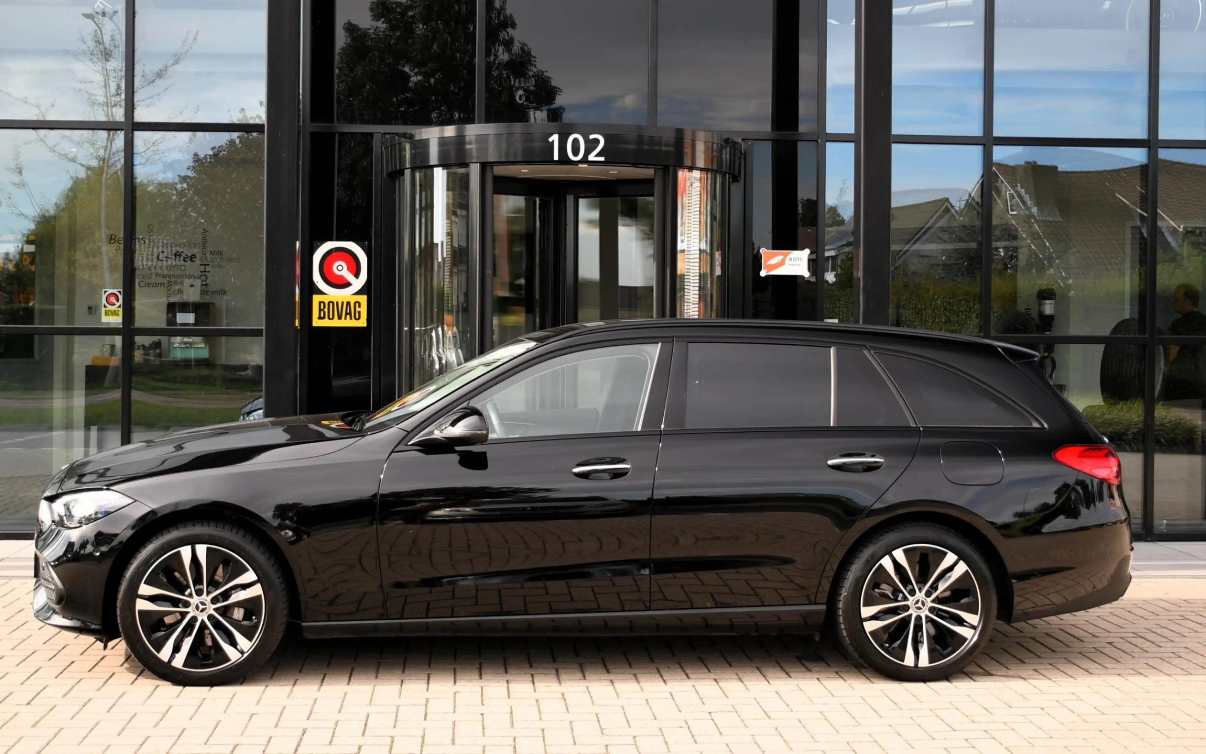 Mercedes-Benz C 300 e Avantgarde Memory | Sound | Keylessgo — photo 2